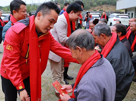 400多公里 把爱带回家！